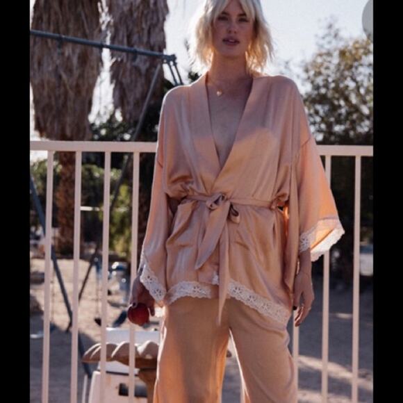 SPELL & THE GYPSY “WILD LOVE" Sandwashed peach Silk & Lace Kimono Robe Tie S/M - Picture 5 of 13